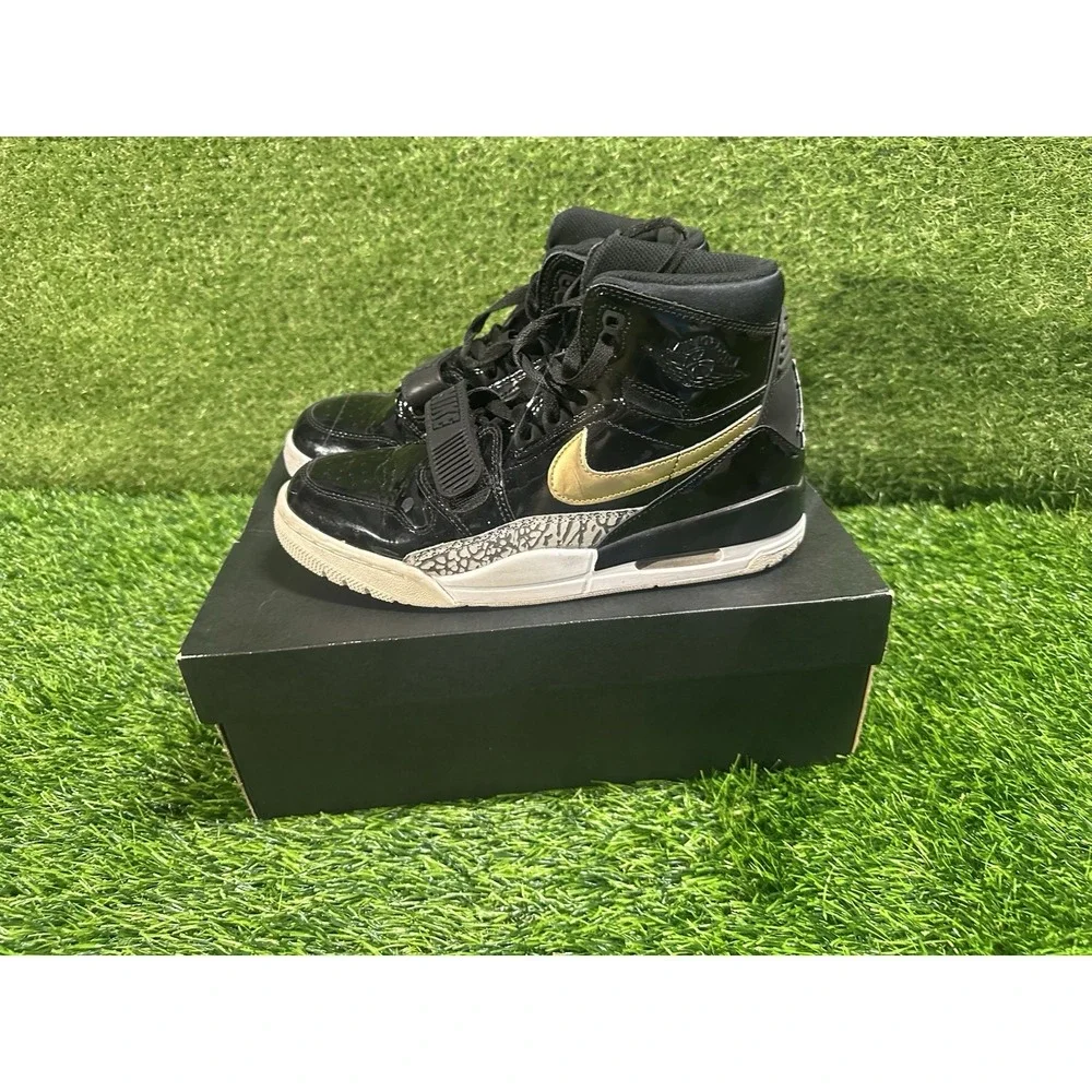 Nike Air Jordan Legacy 312 Black Gold Patent Mens Size 8 AV3922-007 ORIGINAL Box